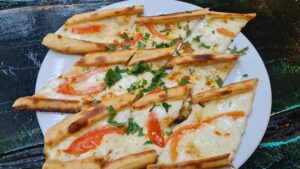 Peynirli Pide